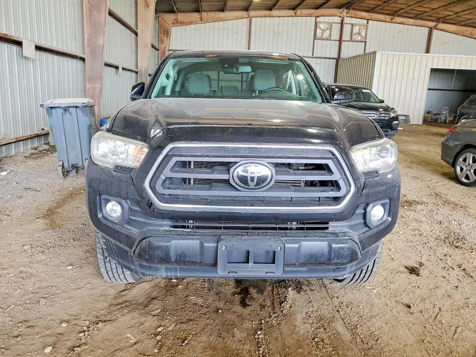 2020 TOYOTA TACOMA SR5 V6  