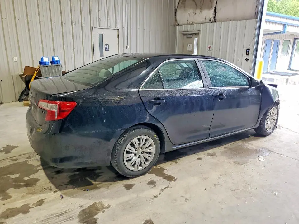 2014 TOYOTA CAMRY LE  