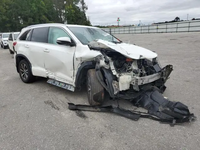 2018 TOYOTA HIGHLANDER SE  