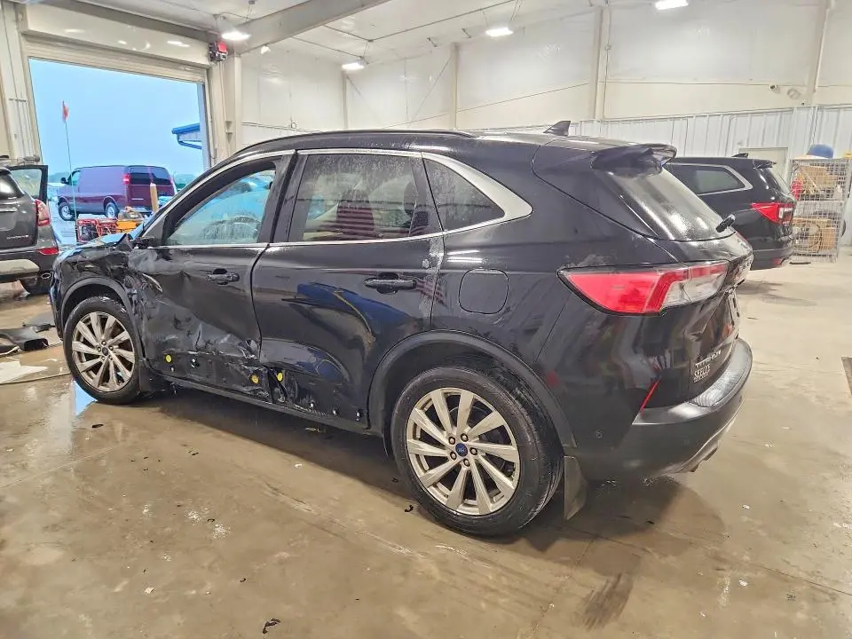 2022 FORD ESCAPE TITANIUM  