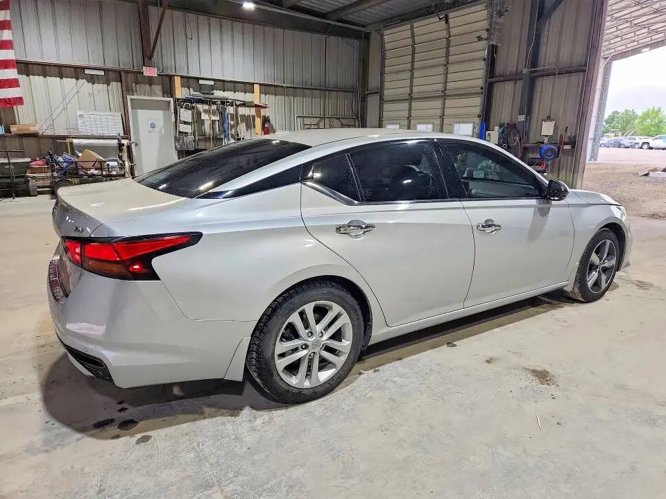 2020 NISSAN ALTIMA SV  