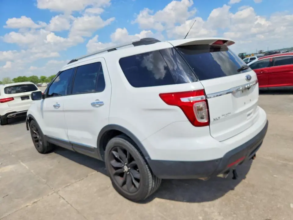 2015 FORD EXPLORER XLT  