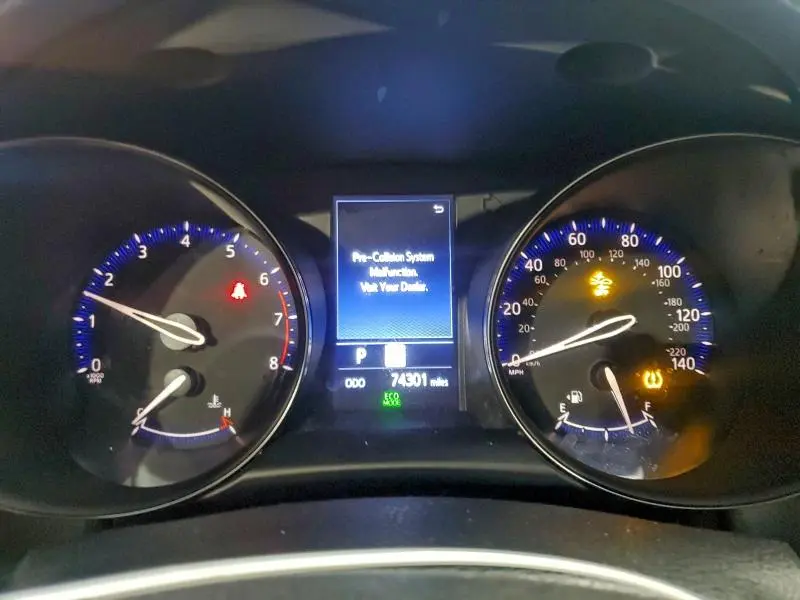 2021 TOYOTA C-HR XLE  