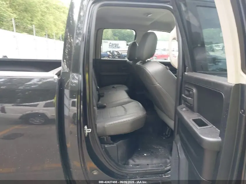 2017 RAM 1500 TRADESMAN  4X4 6'4 BOX