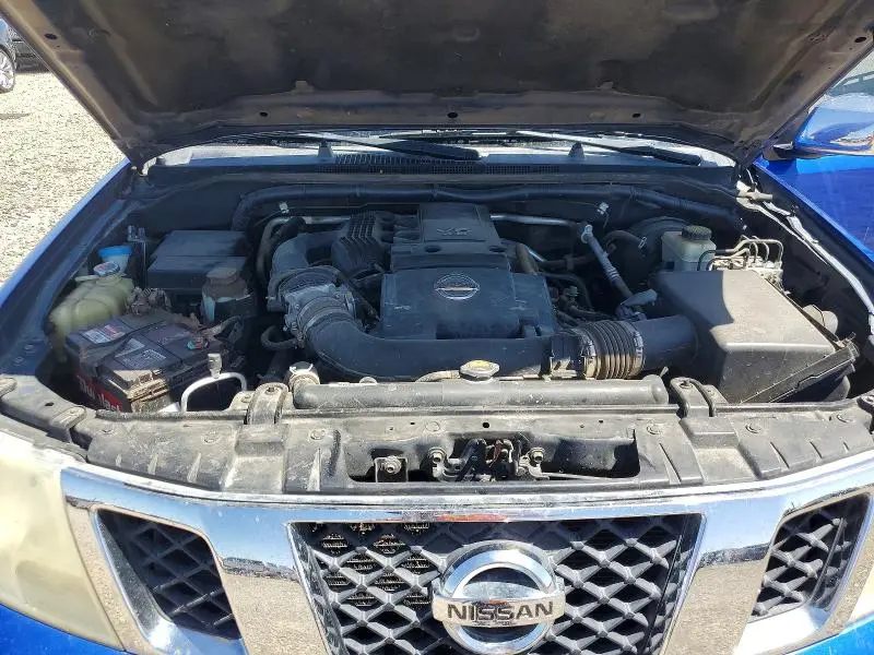 2014 NISSAN FRONTIER SL  