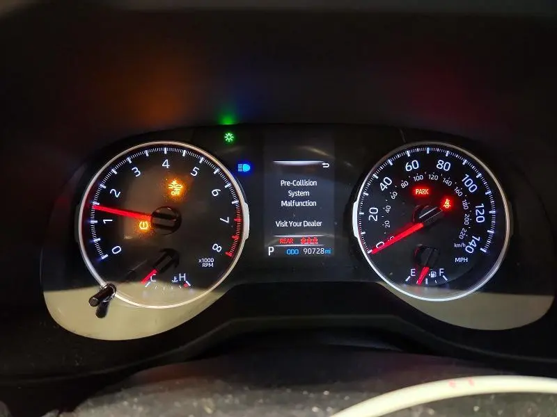 2019 TOYOTA RAV4 XLE  