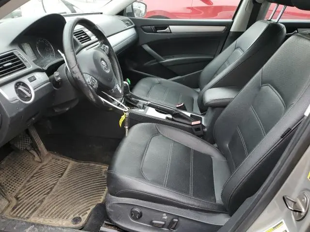 2013 VOLKSWAGEN PASSAT SE  