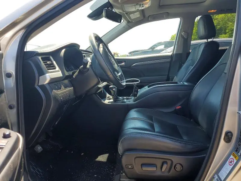 2017 TOYOTA HIGHLANDER SE  