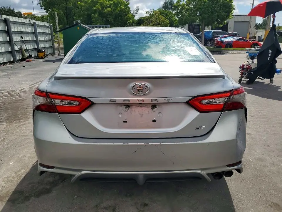 2018 TOYOTA CAMRY SE  