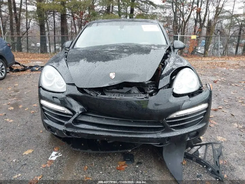 2014 PORSCHE CAYENNE  