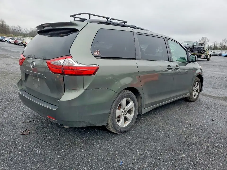 2020 TOYOTA SIENNA LE 8-PASSENGER  