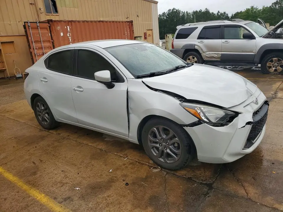 2019 TOYOTA YARIS LE  