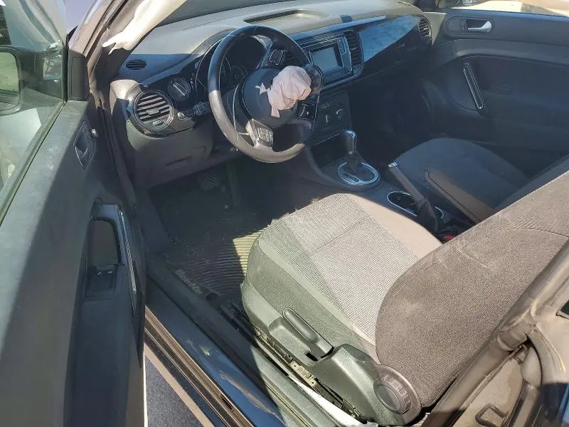 2018 VOLKSWAGEN BEETLE S  