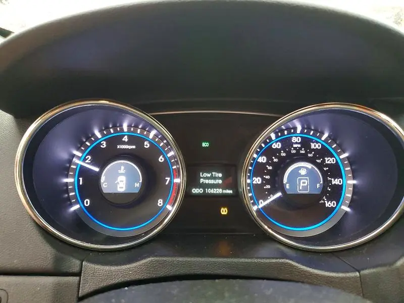 2011 HYUNDAI SONATA SE  