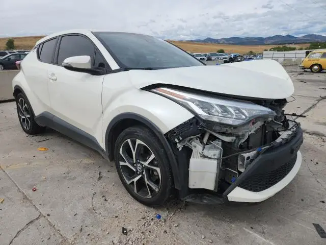 2021 TOYOTA C-HR XLE  