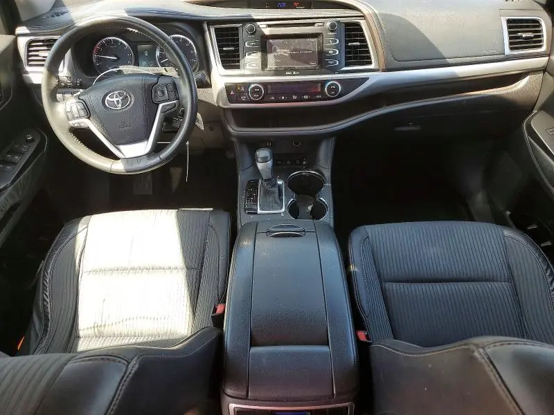2015 TOYOTA HIGHLANDER LE PLUS  
