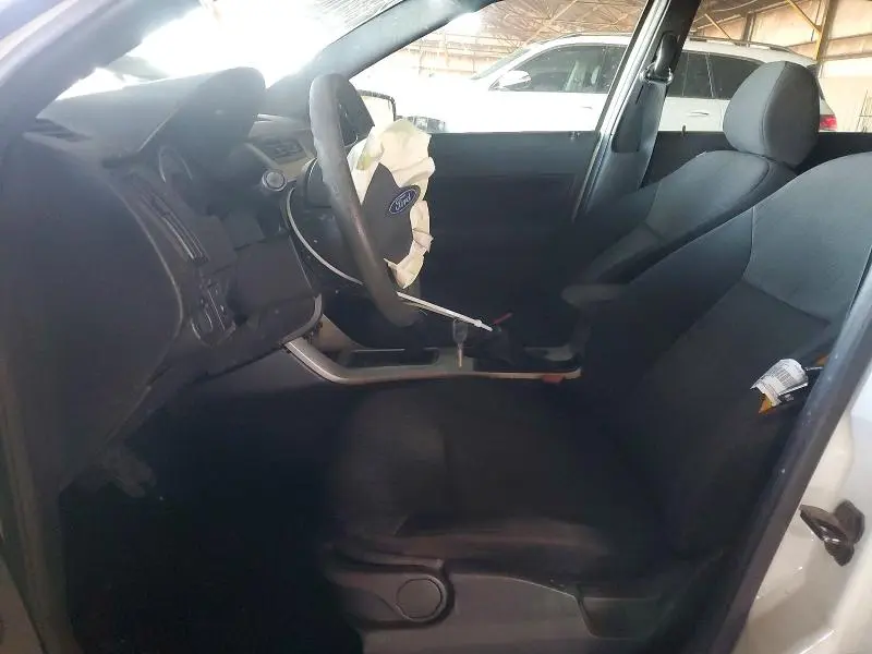 2010 FORD FOCUS SE  