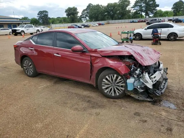 2024 NISSAN ALTIMA SV  