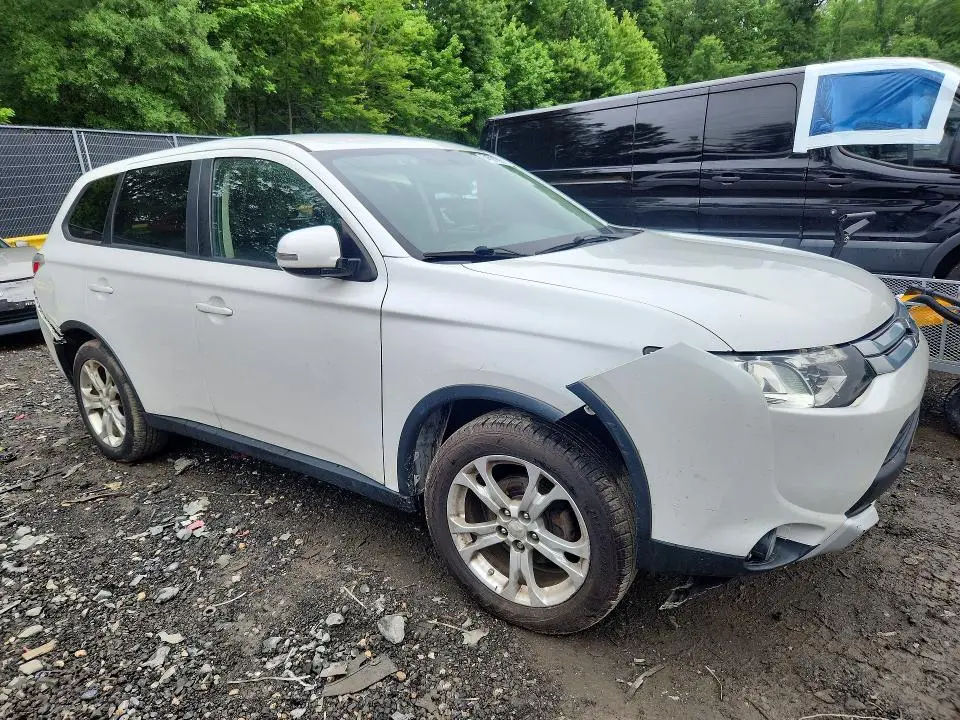 2015 MITSUBISHI OUTLANDER SE  