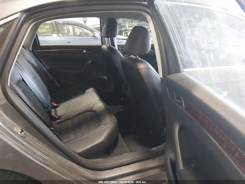 2013 VOLKSWAGEN PASSAT 2.5L SEL PREMIUM