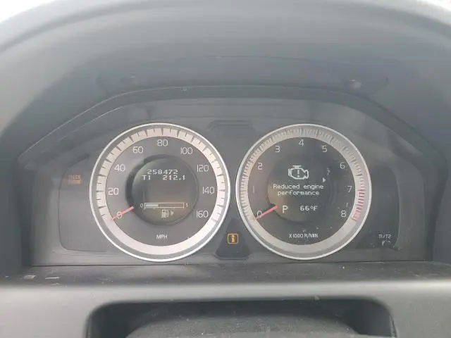 2011 VOLVO XC60 T6  
