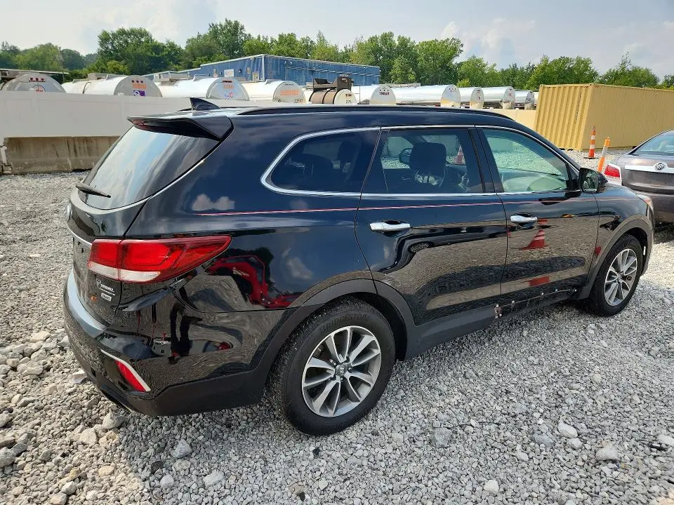 2017 HYUNDAI SANTA FE SE  