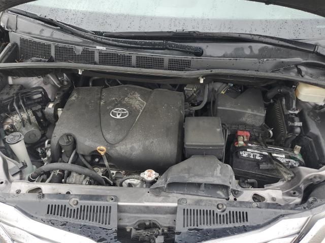 2017 TOYOTA SIENNA XLE