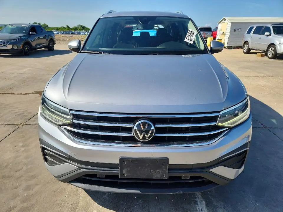 2022 VOLKSWAGEN TIGUAN SE  