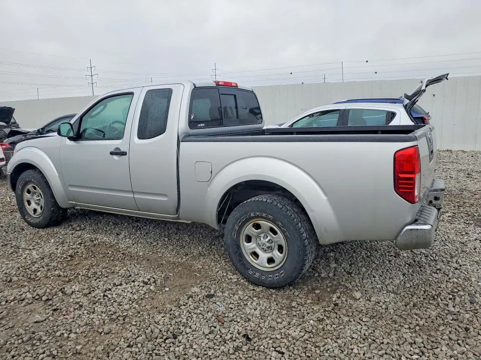 2010 NISSAN FRONTIER XE  
