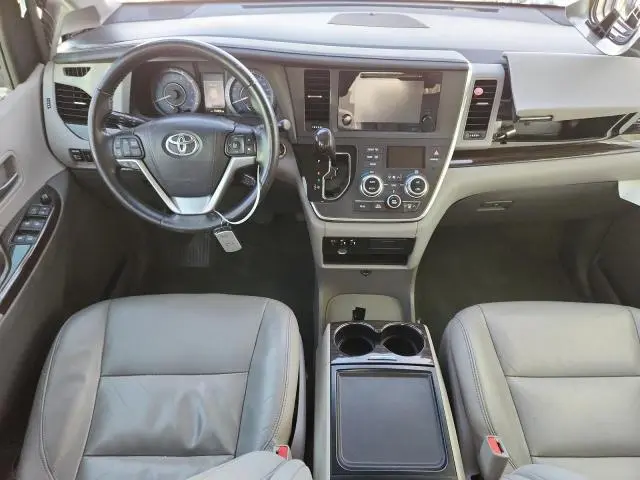 2015 TOYOTA SIENNA XLE  
