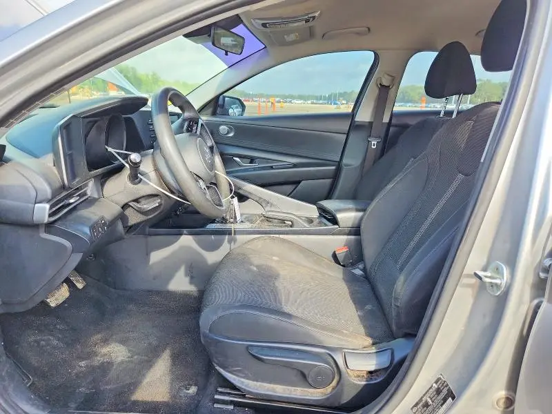 2021 HYUNDAI ELANTRA SE  