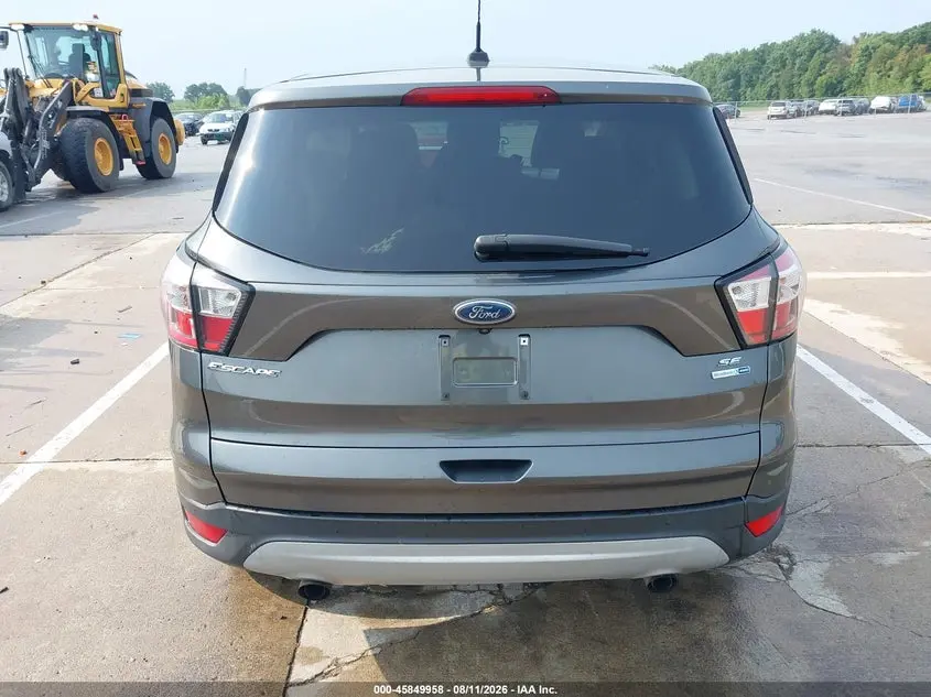 2017 FORD ESCAPE SE
