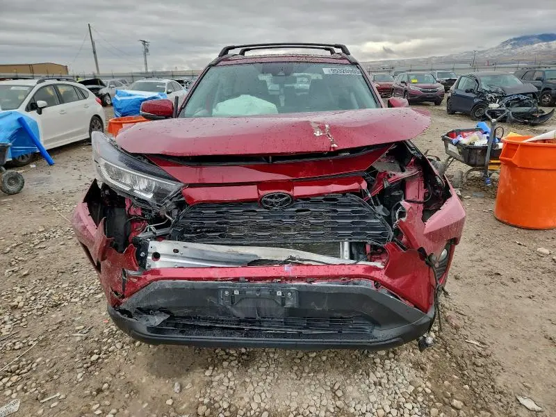 2021 TOYOTA RAV4 XLE  