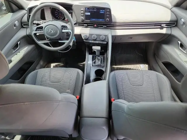 2021 HYUNDAI ELANTRA SE  
