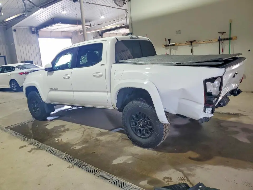 2020 TOYOTA TACOMA SR5 V6  