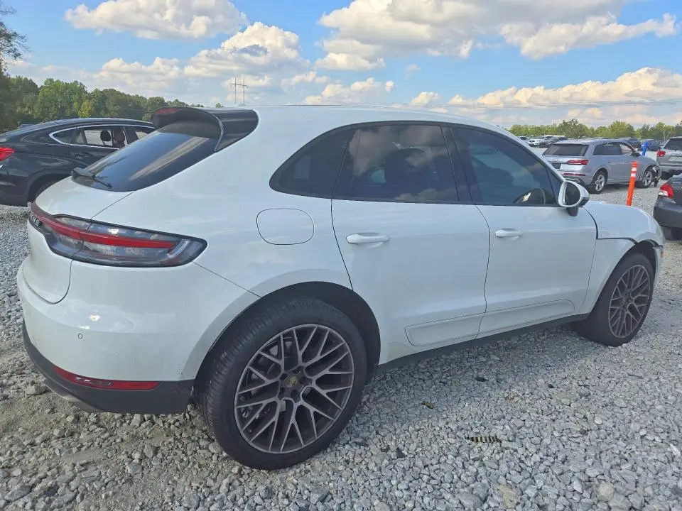 2020 PORSCHE MACAN   