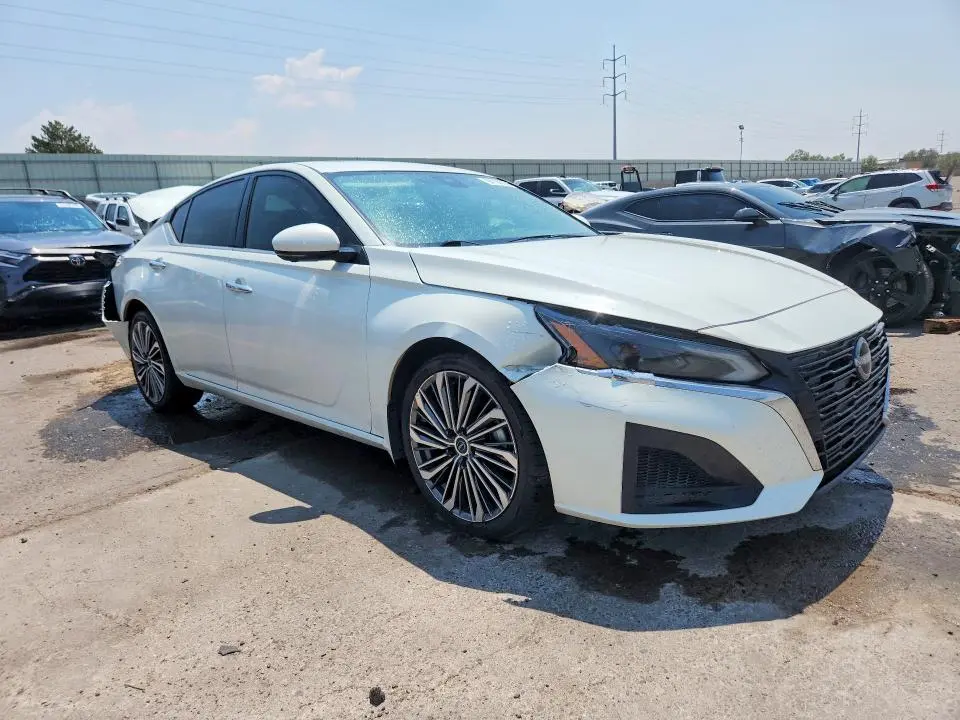 2023 NISSAN ALTIMA SL  