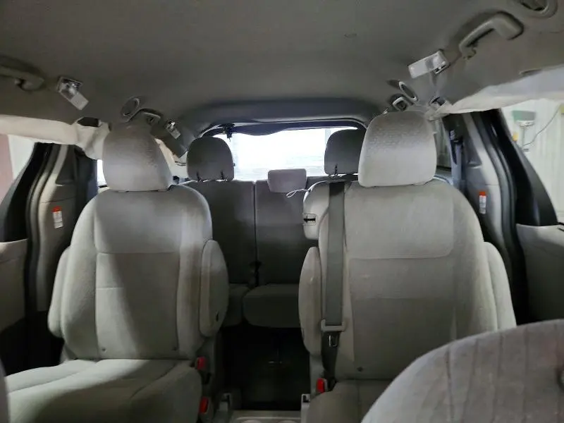 2015 TOYOTA SIENNA LE 8-PASSENGER  
