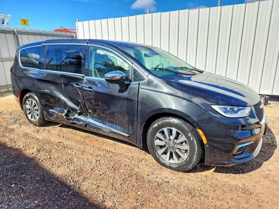 2022 CHRYSLER PACIFICA HYBRID LIMITED  