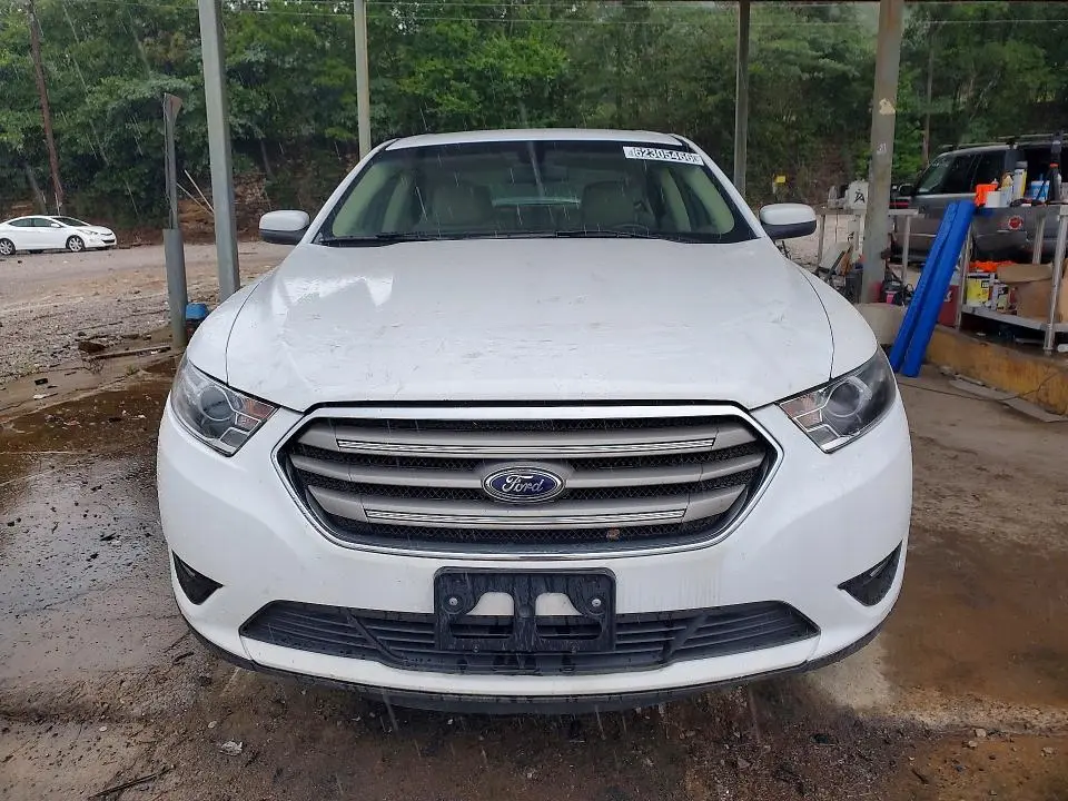 2019 FORD TAURUS SEL  