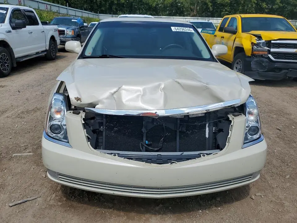 2011 CADILLAC DTS   