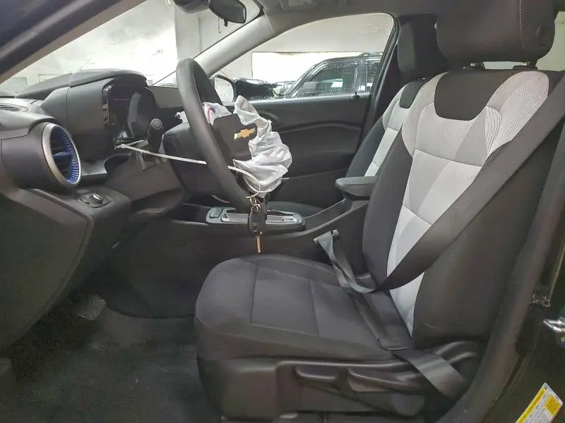 2025 CHEVROLET TRAX LS  