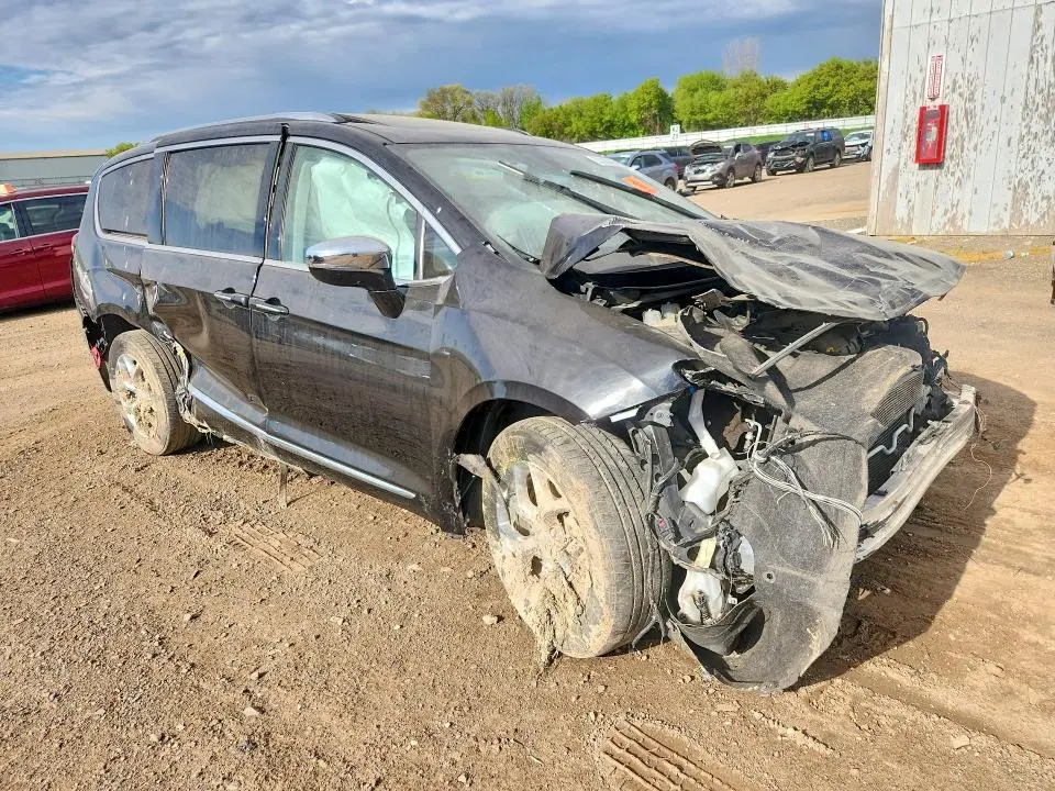 2019 CHRYSLER PACIFICA LIMITED  
