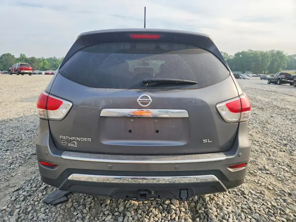 2016 NISSAN PATHFINDER SL  