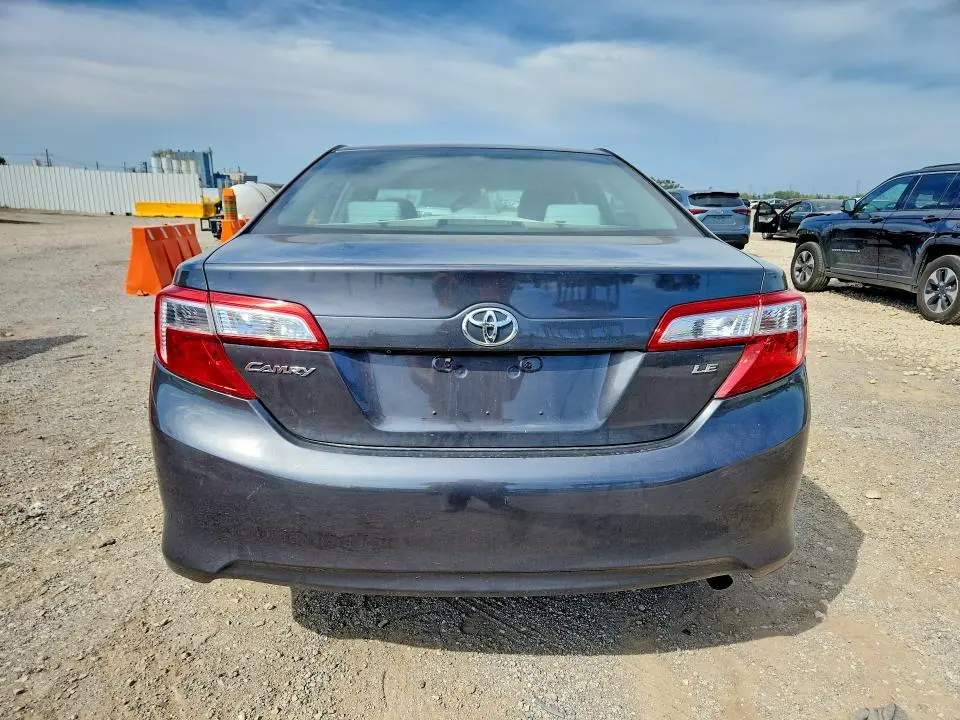 2014 TOYOTA CAMRY LE  