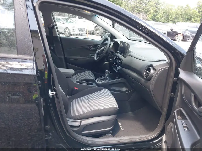 2023 HYUNDAI KONA SE