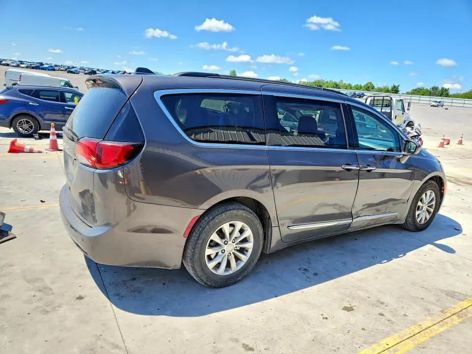 2017 CHRYSLER PACIFICA TOURING L  