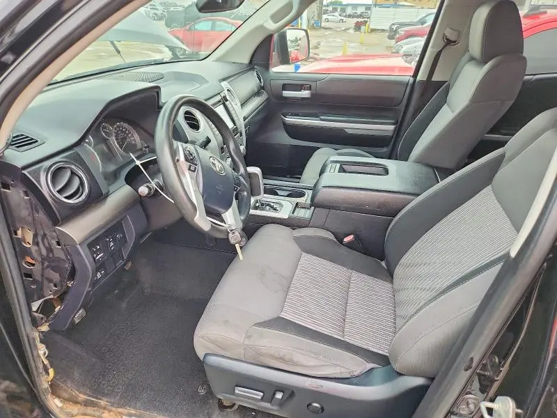 2017 TOYOTA TUNDRA SR5  