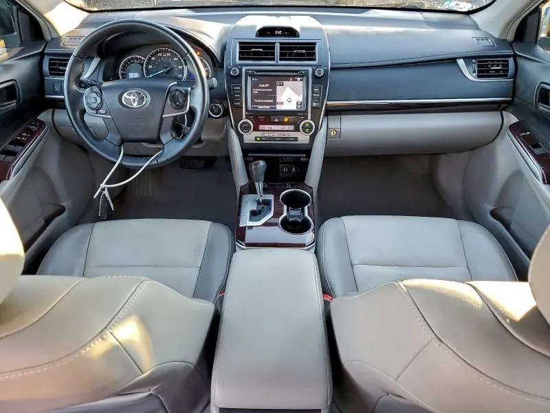 2014 TOYOTA CAMRY SE  
