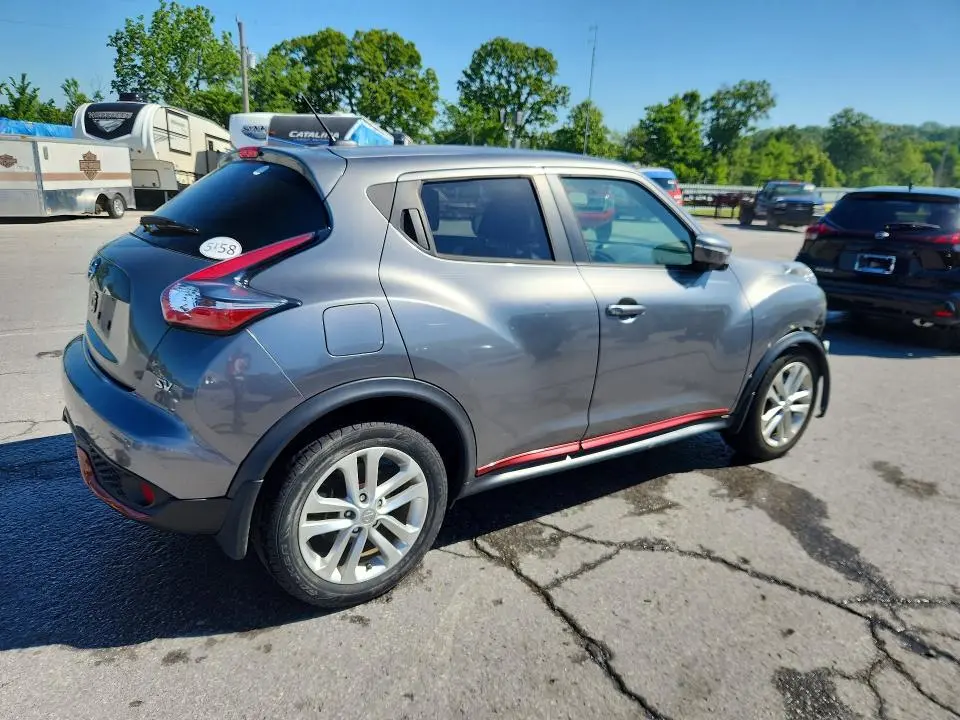 2015 NISSAN JUKE SV  